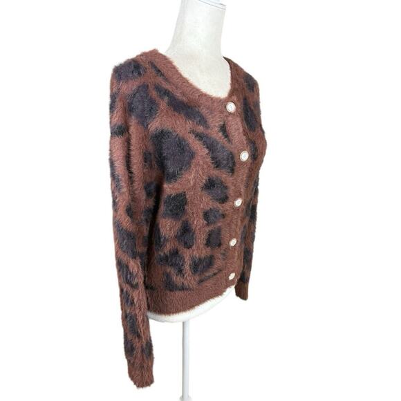 Threaded Leaf Cardigan Womens Size M Brown Leopard Print Fuzzy Cozy Sweater New - Picture 4 of 16